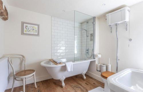 Beautiful Cotswold Farmhouse with Hot tub - Foto 29