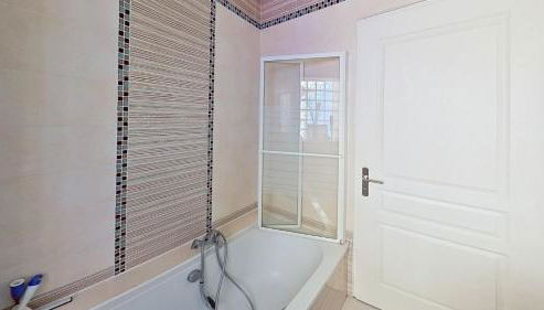 EXIGEHOME - Maison à 2 pas de la foret - 10 min de Versailles - Foto 4, Shower