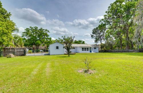 Stay and Play in Belleview Welcoming Home with Yard - Foto 21