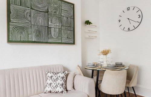 Modern Flat with High Ceilings, Heart of Baker St - Foto 2