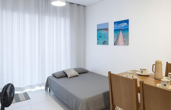 FLATS MAR'BELLA COM VARANDA, 100M PRAIA, PETFRIENDLY E ESTACIONAMENTO - Foto 4
