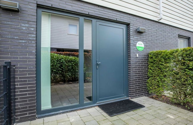 Brand new Luxury Villa on a Small-scale Park With its own Jetty - Photo 2