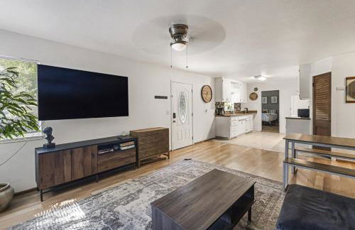 Chic in Chico w 2 Kings for Fam - Photo 16