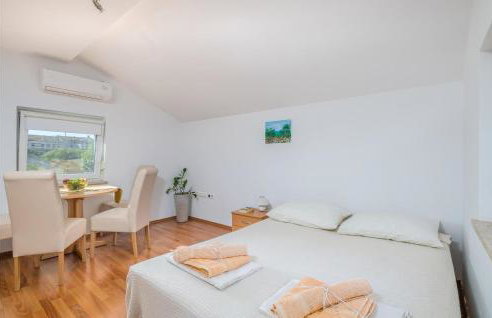 Amazing Apartment In Malinska Dubasnica - Foto 4