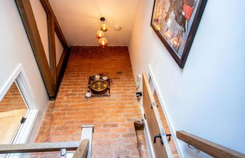 DJH Homes - VIP Luxury 2BR Grade ll Industrial House with Log Burner - JQ, Birmingham City - Foto 2