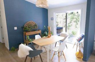 Saltwater Hot Tub, Forest Retreat, Minutes to Town - Foto 41