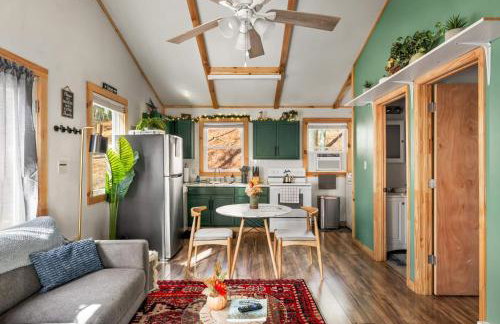 Cozy Cabin w Lake, Hot Tub, Huge Deck & Fire Pit - Foto 16