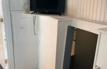 Updated houseboat on the river! - Foto 12