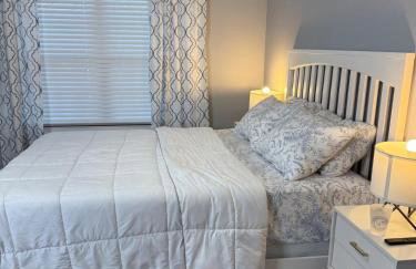 Cozy Room by Hofstra University - Photo 5