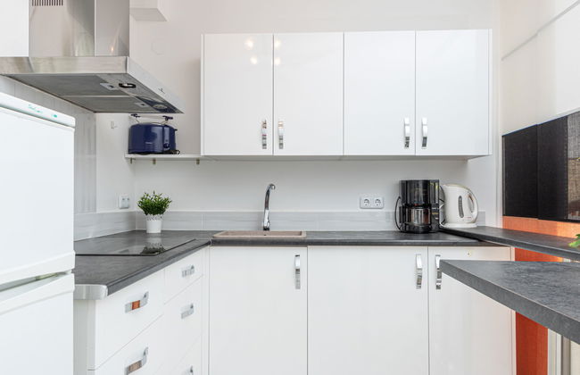 1 bedroom Apartment in Castelló d'Empúries with garden and terrace - Photo 4