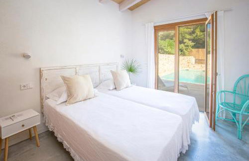 Villa with pool near the beach in Cala San Vicente by Renthousing - Photo 22