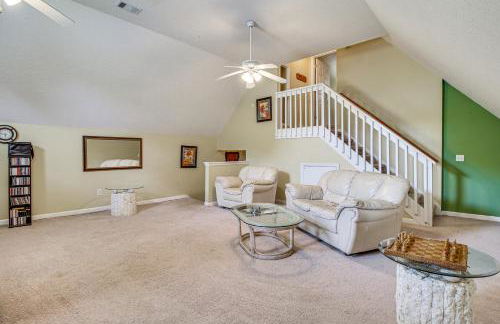 Spacious Richmond Hill Hideaway with Deck! - Foto 28