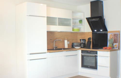 Silbermöwe im Kirschgarten - Foto 8