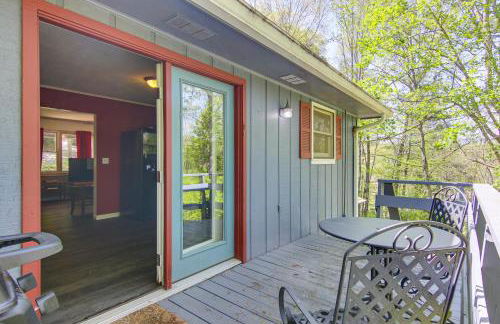 1 Mi to Pisgah Natl Forest Wooded Haven with Deck - Foto 20