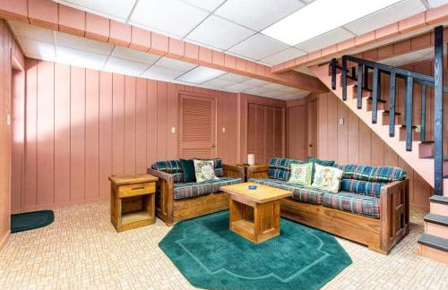 Cozy cabin w hot tub, deck & BBQ - Foto 14