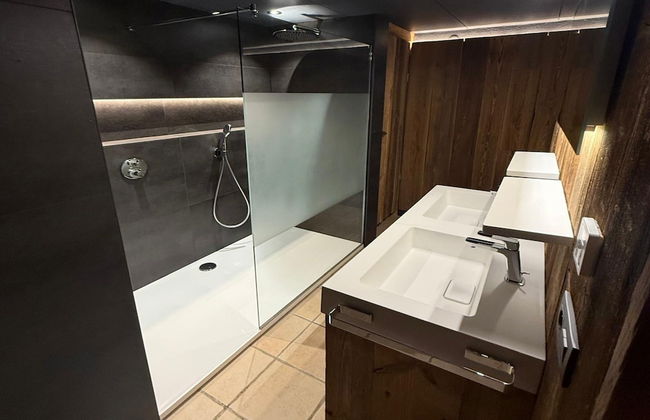 Chalet Retreat With Sauna - Photo 18