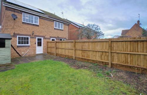 Central 3-Bedroom House Sleeps 5 with Parking - Foto 33