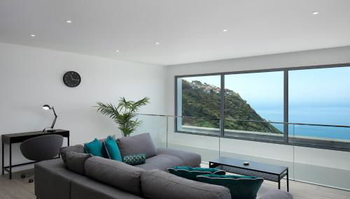 SKYFALL VILLA - Photo 4