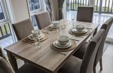 Kingfisher Lodge - Lakeside Lodge With Hot Tub - Foto 14