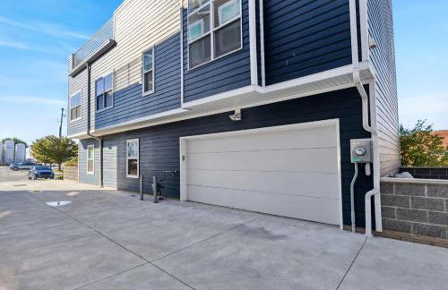 Family Fun Near Cedar Point - Rooftop Lake Views - Photo 34