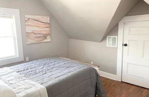 Newly renovated 4 bedroom apartment near downtown. - Foto 24