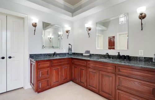 Luxury4000sqft Hot Tub Games Cinema FTWorth ATTST - Photo 29