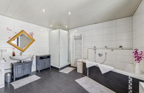 2 BR, 4 Beds, TV, Kitchen & free parking - Foto 4