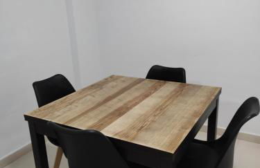 Apartamento cerca del centro con parking gratuito - Photo 4