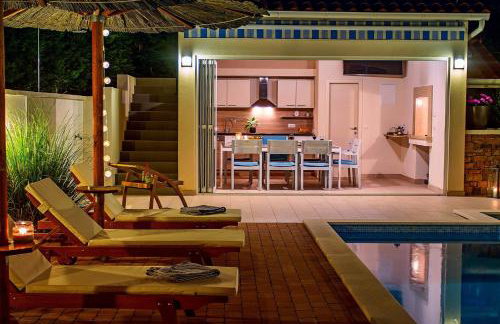 VILLA STOZAK, private heated pool, cinema room and sauna, 7 km from beach - Photo 37