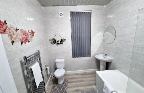 *11BR* Setup for your most amazing relaxed stay + Free Parking + Free Fast WiFi * - Foto 5