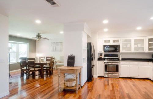 Grass Valley Home with Hot Tub - Photo 7