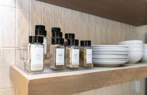 Parking! Hot tub! 10 min walk to beach - Foto 19