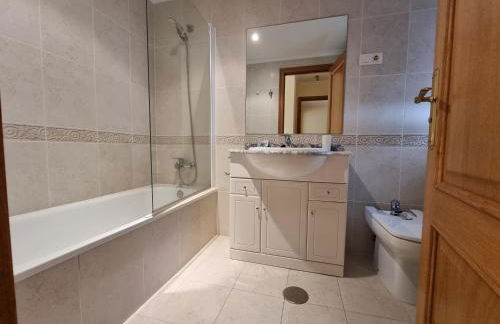 Dúplex en 1ª línea de playa - Foto 18