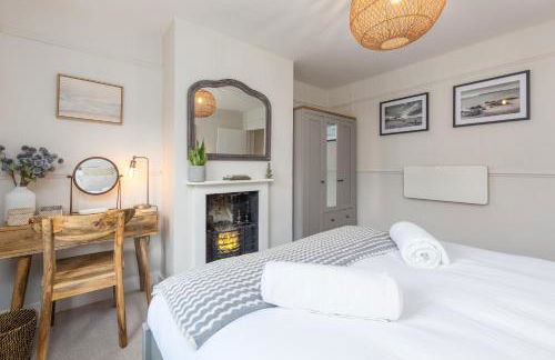 Charming 2 Bed Cottage - within city walls - free parking- garden - Foto 19