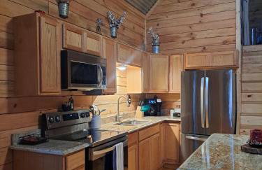 Hocking Hills Cabin, Hot Tub, Private Pond - Foto 26