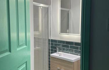 Magpie House BHX NEC HS2 free parking 4 bedrooms - Foto 2