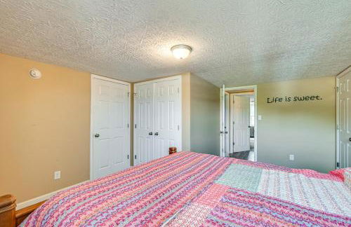 6 Mi to Lake Liberty Pet-Friendly Home with Yard - Foto 17