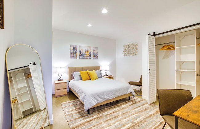 Chic and Modern Snohomish Hideaway on a Working Farm - Foto 3