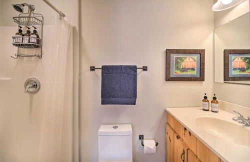 Cabin with Decks and Fire Pit Near Lost River! - Foto 17