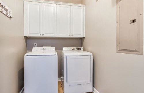 Tee Off in Augusta Masters Retreat with Patio - Foto 26