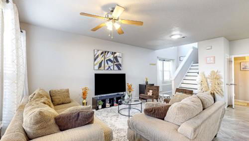 3 Mi to Downtown Conroe Updated Townhome with Yard - Foto 5