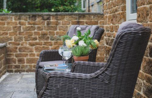 Climbing Rose Cottage - Dog Friendly - Peaceful Cotswold Cottage - Photo 11