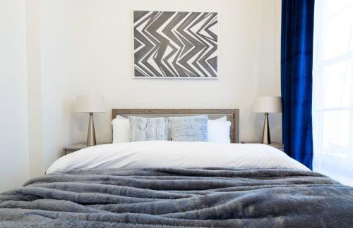 E10-1 Designer East Village Townhouse 1BR - Foto 4