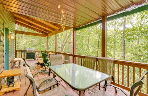 Game Room and 3-Story Deck at Lake Hiwassee Hideaway - Foto 1