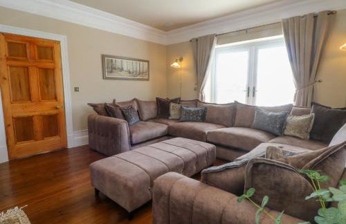 Meadow Manor And Spa - Photo 30