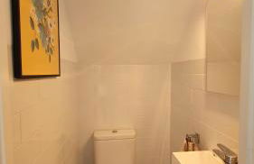 Stilfullt semesterhus nära pool och strand. - Foto 15