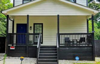 Modern 5BR with Full Kitchen, Game Room, Fenced Yard and BBQ Grill - Foto 34