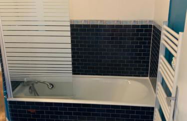 Paris La Défense - Santorin Apartment with jacuzzi - Foto 9