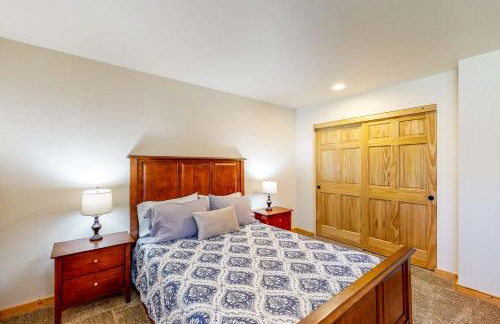 Gateway to Crater Lake! Resort Retreat with Pool - Foto 15