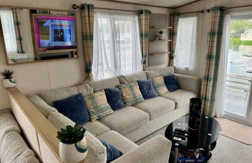 Exquisite Lake lodge in Hoburne Holiday Resort - Valentino Rose Lodge - Foto 19